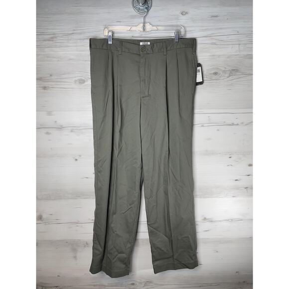 IZOD PerformX Pants Mens 36x32 Green Water Resistant Wrinkle Free Pleated Chino - Picture 1 of 14